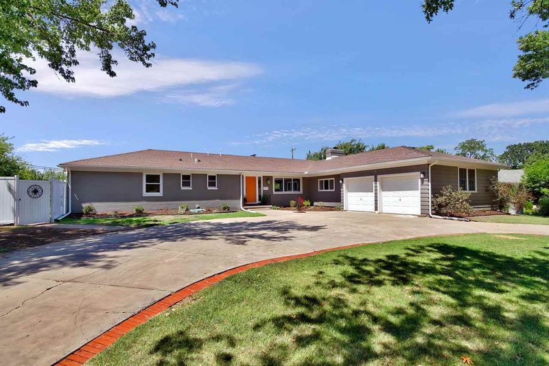 267 S Brookside Dr, Wichita, KS 67218