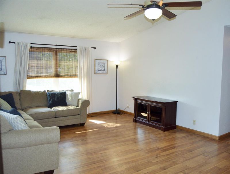 10306 W Dora St, Wichita, KS 67209