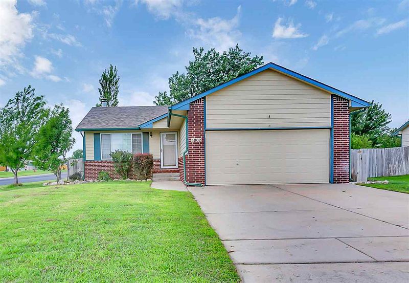 1902 E Sunset Ct, Goddard, KS 67052-8508