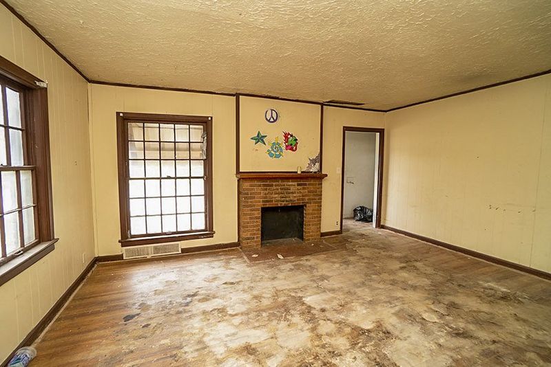 418 N Meridian Ave, Wichita, KS 67203