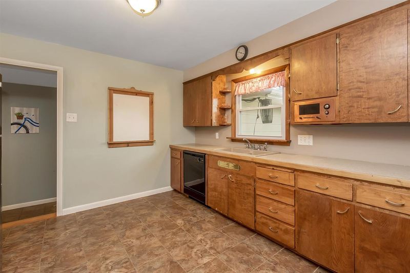 620 Columbus Ave, Newton, KS 67114