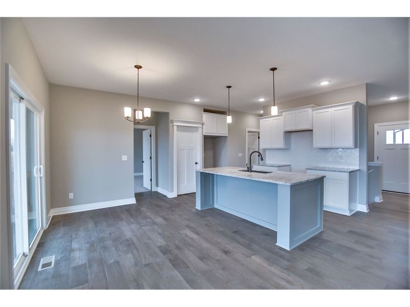 818 E Tyndall, Derby, KS 67037