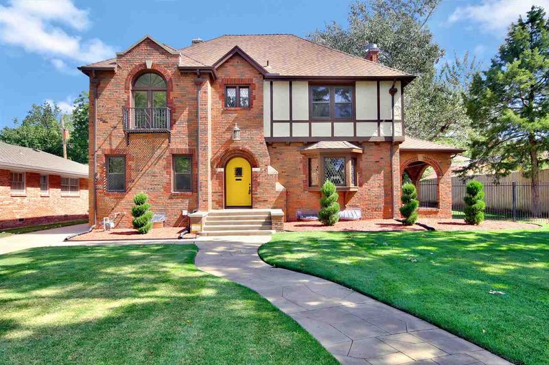 230 S Pershing St, Wichita, KS 67218