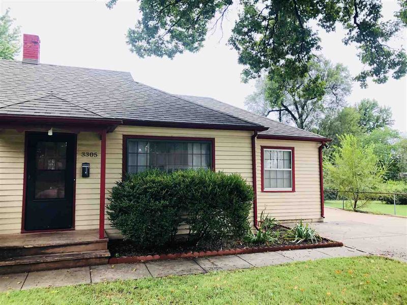 3305 E Grandview, Wichita, KS 67218