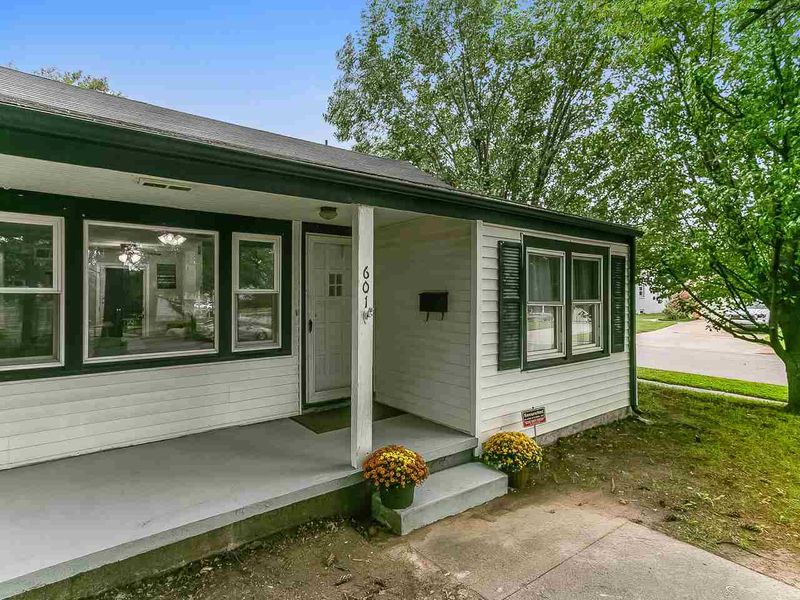 601 Courtleigh St, Wichita, KS 67218