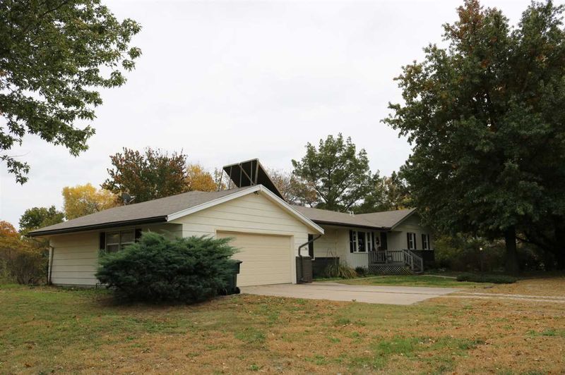 7614 N Meridian Rd, Newton, KS 67114