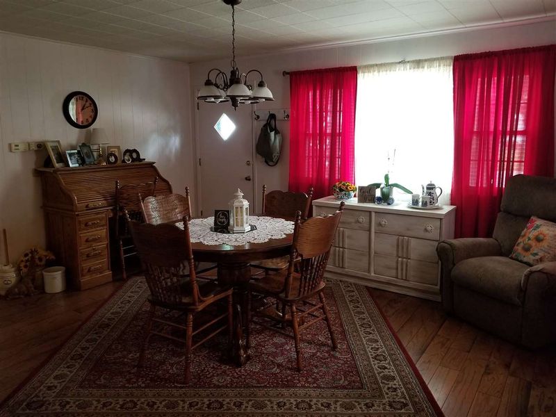 232 Wire Ave, Haysville, KS 67060