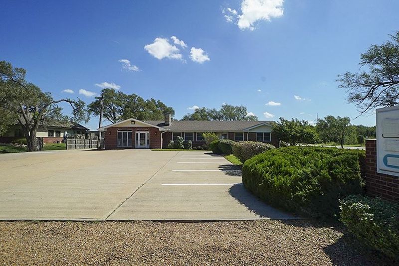 1926 N Andover Rd, Andover, KS 67002