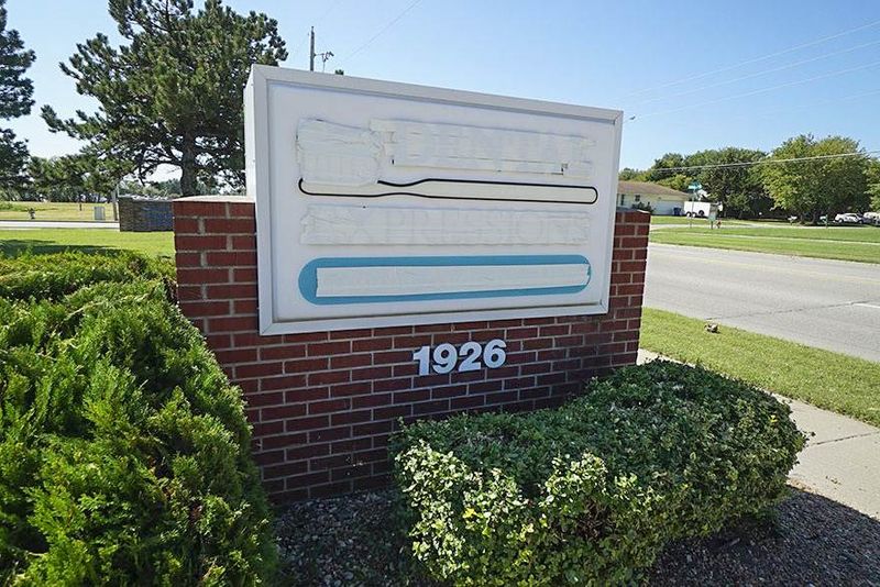 1926 N Andover Rd, Andover, KS 67002