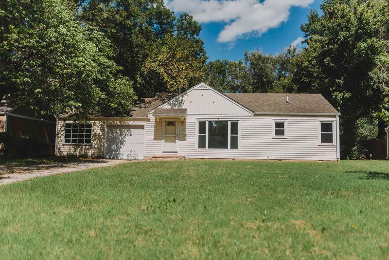 4320 E Bellaire Ave, Wichita, KS 67218