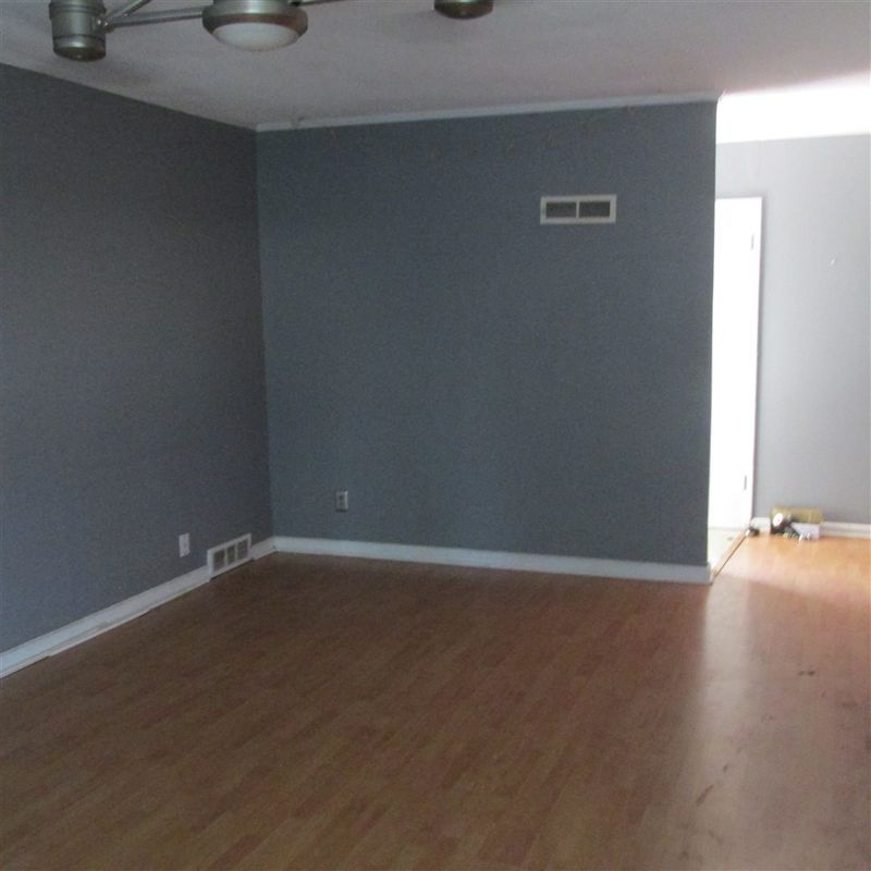 5228 E Plaza, Wichita, KS 67208
