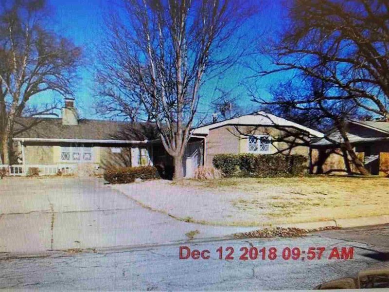 1153 Farmstead, Wichita, KS 67208