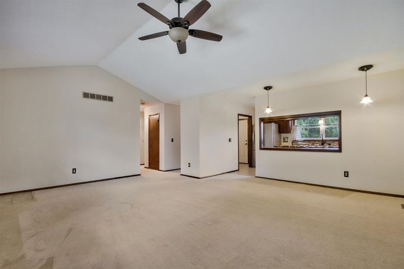 4125 Danbury St, Bel Aire, KS 67220