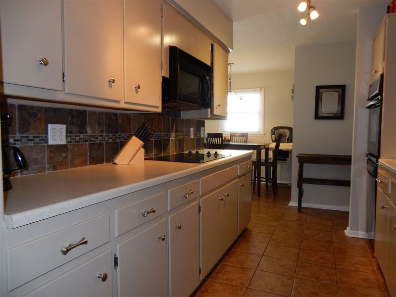 5831 Hanover St, Bel Aire, KS 67220