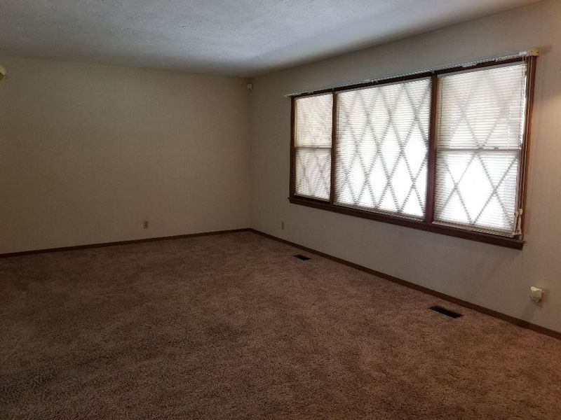 2933 N Halstead, Wichita, KS 67204