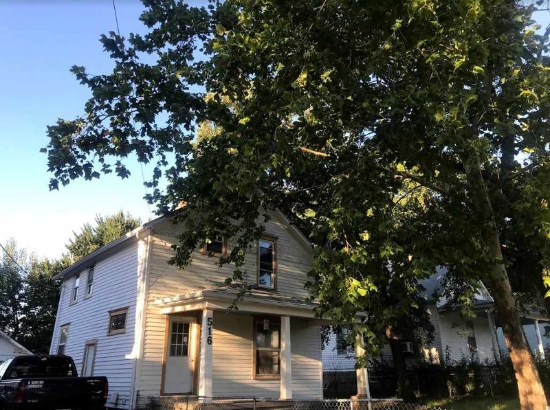 516 Lakeside Pl, Newton, KS 67114