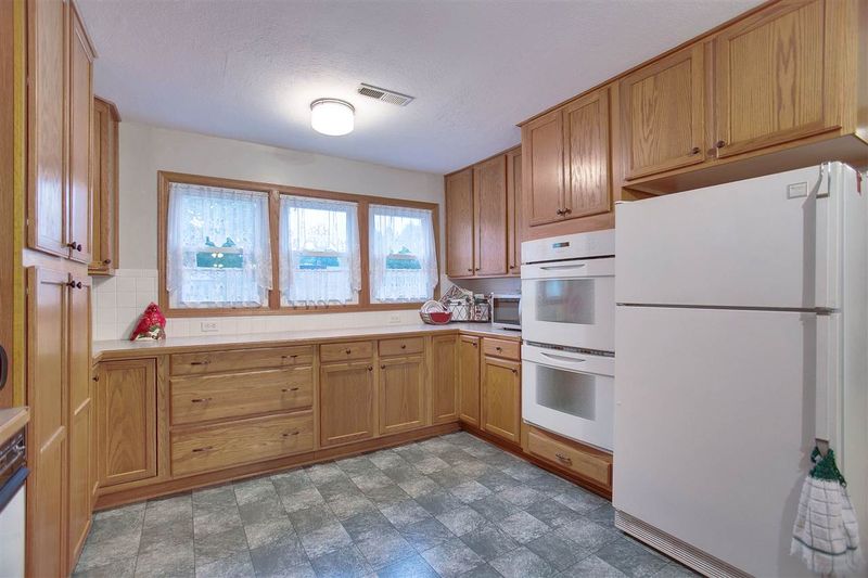 2725 E Conamore St, Wichita, KS 67216