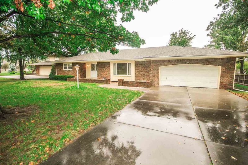 14414 E Laguna Dr, Wichita, KS 67230