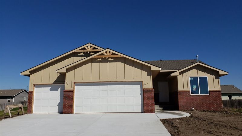 532 S Horseshoe Bend, Maize, KS 67101