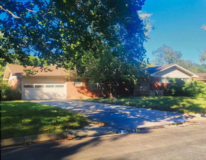 6420 E Murdock St, Wichita, KS 67206