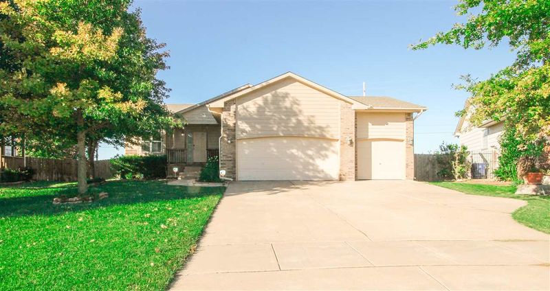 1922 N Beretta St, Andover, KS 67002