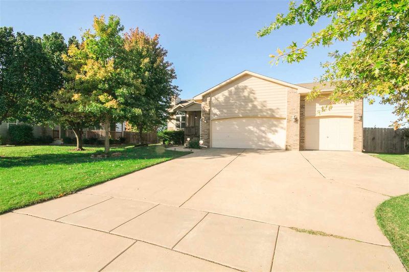 1922 N Beretta St, Andover, KS 67002