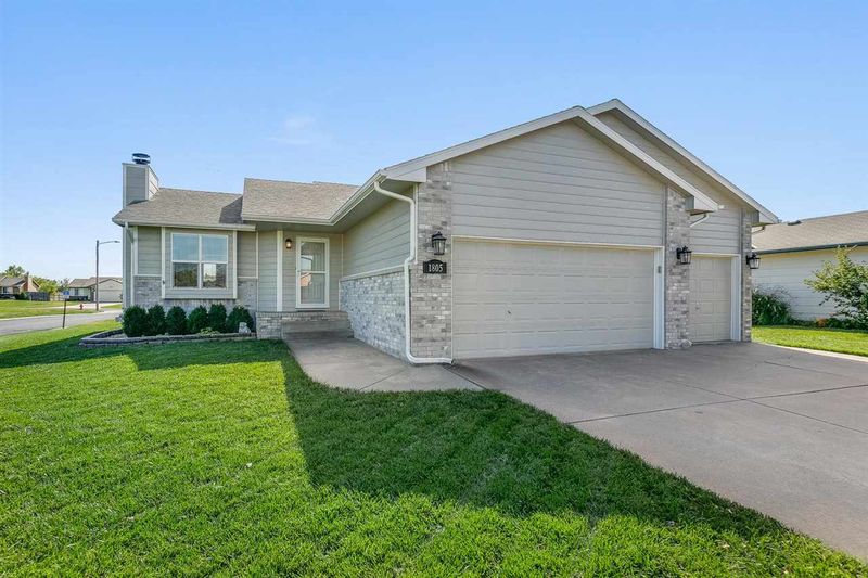 1805 E Springfield, Goddard, KS 67052