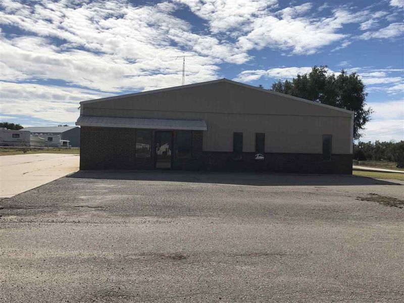 2607 E Kellogg, Andover, KS 67002