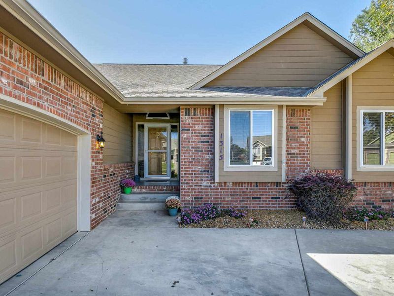 1315 S Summit Cir, Derby, KS 67037