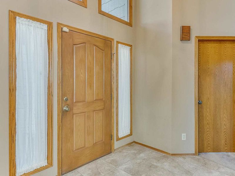 7700 E 13th St #8, Wichita, KS 67206