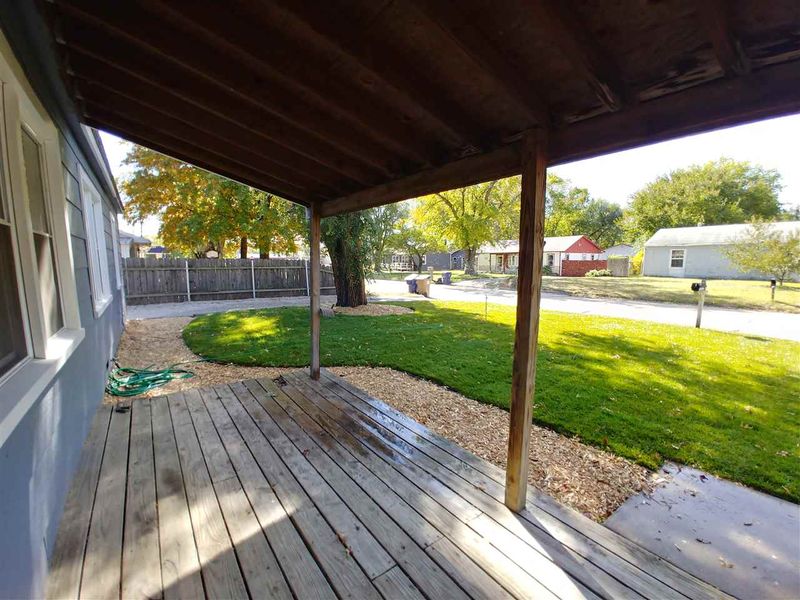718 N Bebe St, Wichita, KS 67212