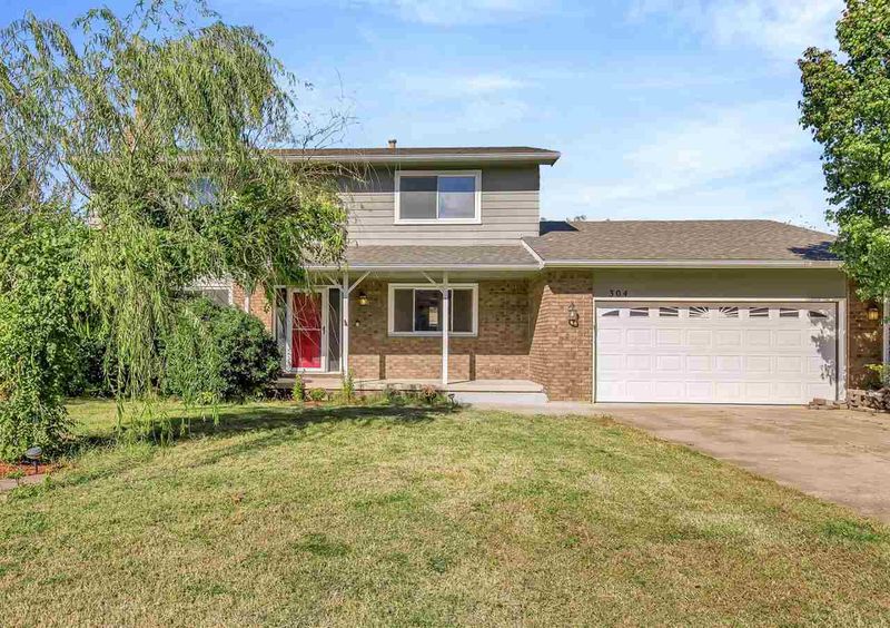 304 E Berlin Dr, Rose Hill, KS 67133