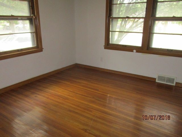6004 E Morris St, Wichita, KS 67218