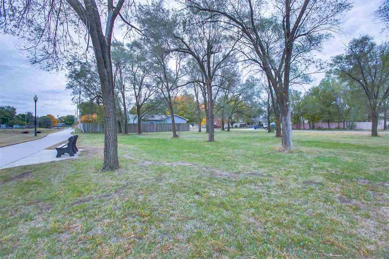 720 E Hemphill, Haysville, KS 67060