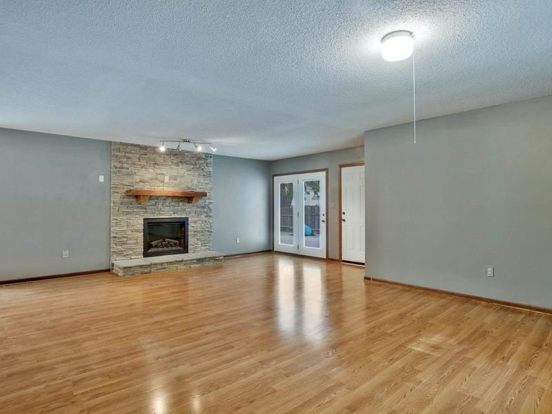 616 Marsha Dr, Andover, KS 67002