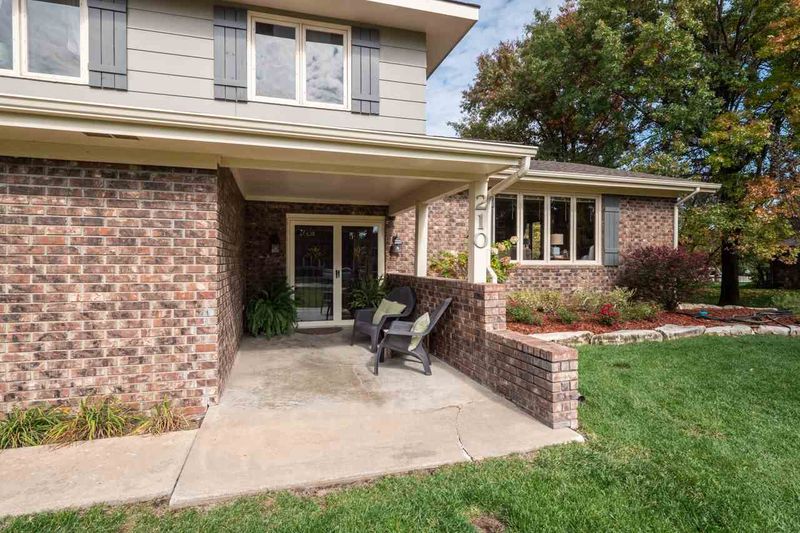 210 E Kerry Lynn Dr, Andover, KS 67002