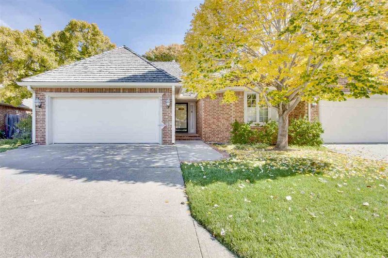 9317 E Bent Tree Cir, Wichita, KS 67226