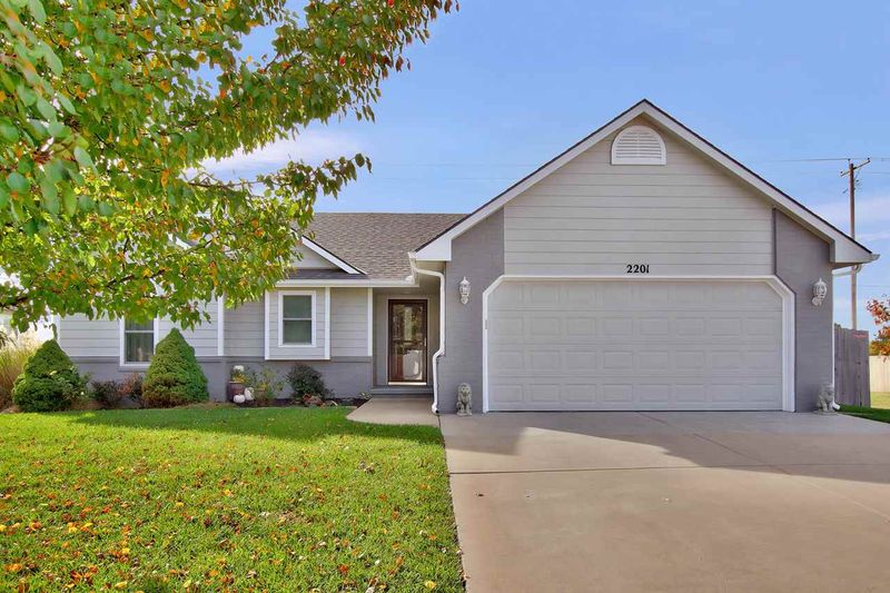 2201 E Summerset St, Derby, KS 67037