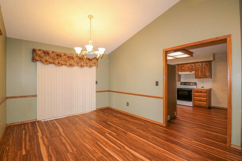 1518 E Horizon Dr, Derby, KS 67037