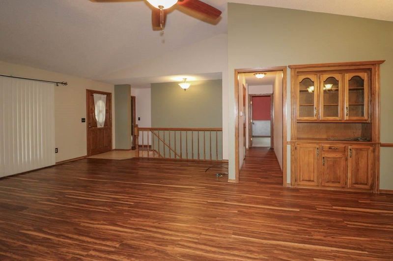 1518 E Horizon Dr, Derby, KS 67037