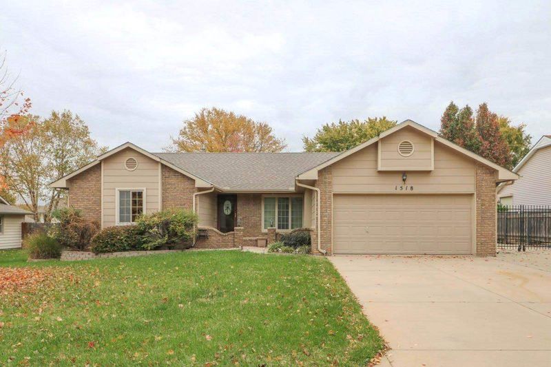 1518 E Horizon Dr, Derby, KS 67037