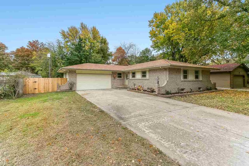 1007 E Morrison Ct, Derby, KS 67037