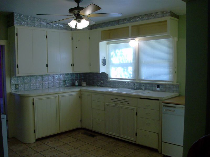 321 SW 4th, Newton, KS 67114