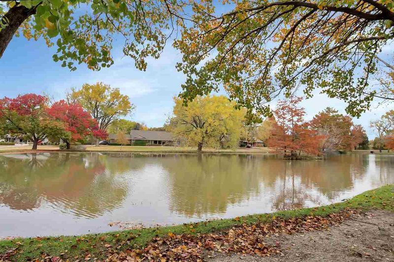 14720 E Lakeview Dr, Wichita, KS 67230