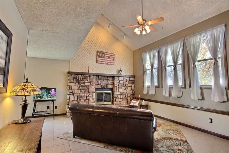 1110 E Kay St, Derby, KS 67037