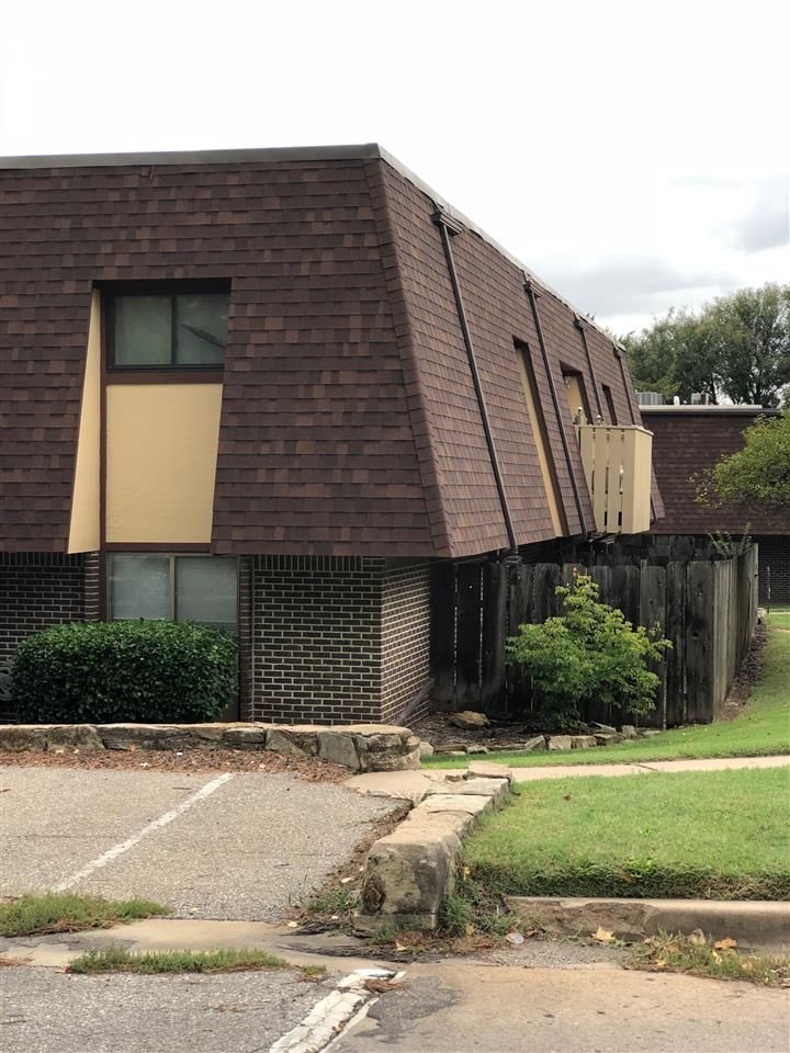 1500 E 10th D2, Winfield, KS 67156