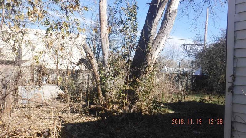 1414 E Crowley St, Wichita, KS 67216