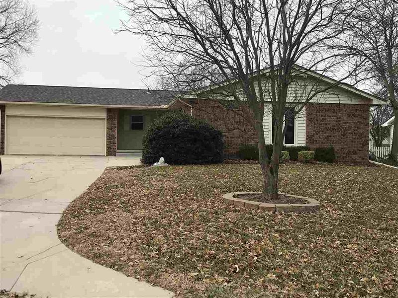 9229 E Lincoln Ct, Wichita, KS 67207