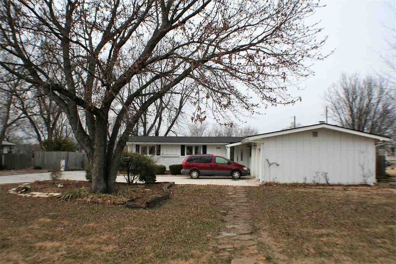 115 S Westview Rd, Andover, KS 67002