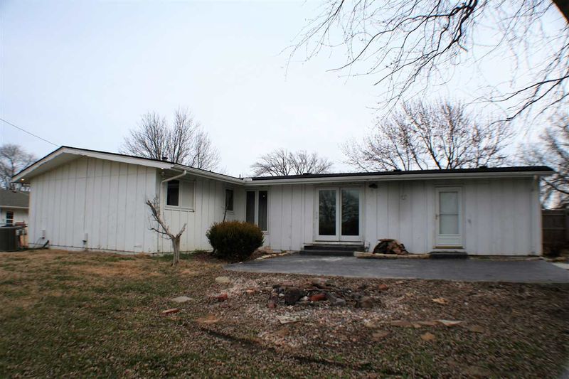 115 S Westview Rd, Andover, KS 67002